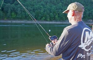 Attaching a smartphone to your fishing pole allows and angler to see the sonar or mapping imaging while fishing. 