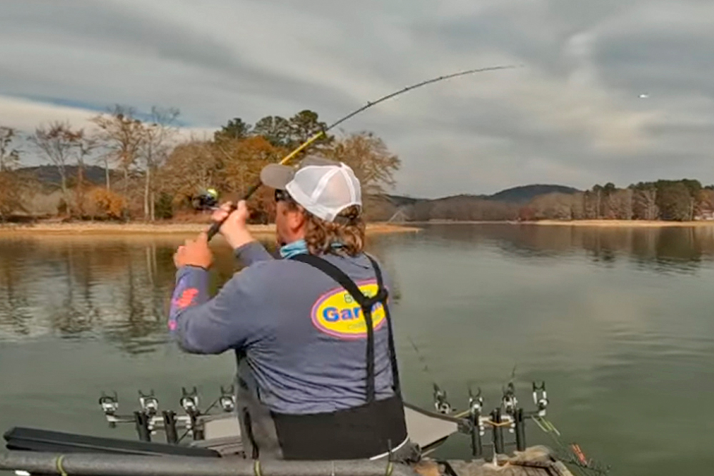 Alabama crappie guide Lee Pitts demonstrates how he casts a float & fly – one of his favorite December crappie-catching techniques.