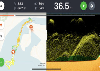 Split screen imaging with traditional sonar on one side and mapping on the other. Sonar screen capture during the summer month with a thermocline starting at 20 feet and balls of shad near the surface. (Photo by Brad Wiegmann)
