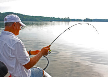 Dickey “Drumking” Porter is a single-pole crappie expert on the Tennessee River in Southeast Tennessee.