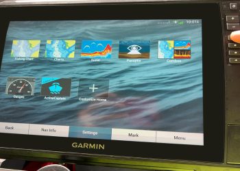 Anglers can select preset combos from the home page or quick select with the muli-function key pad 1-4. (Photo by Brad Wiegmann)