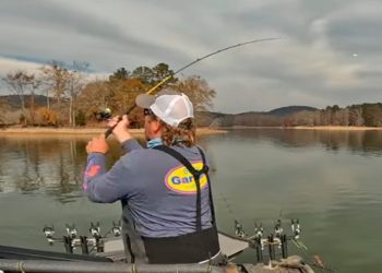 Alabama crappie guide Lee Pitts demonstrates how he casts a float & fly – one of his favorite December crappie-catching techniques.