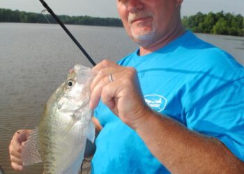 Alabama fisherman Gerald Overstreet adapts his technique to current-dominated fisheries.