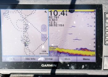 Good electronics are critical. This shows Dan Dannenmueller’s fishing paths on one side of the graph and the sonar on the other.
