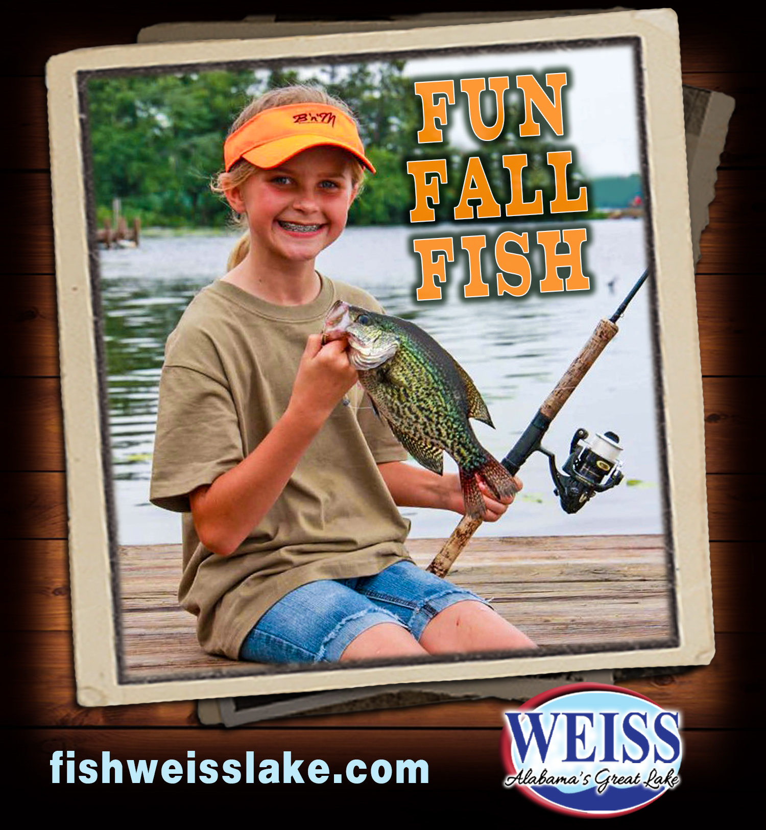 FUN FALL FISH Weiss Square Art