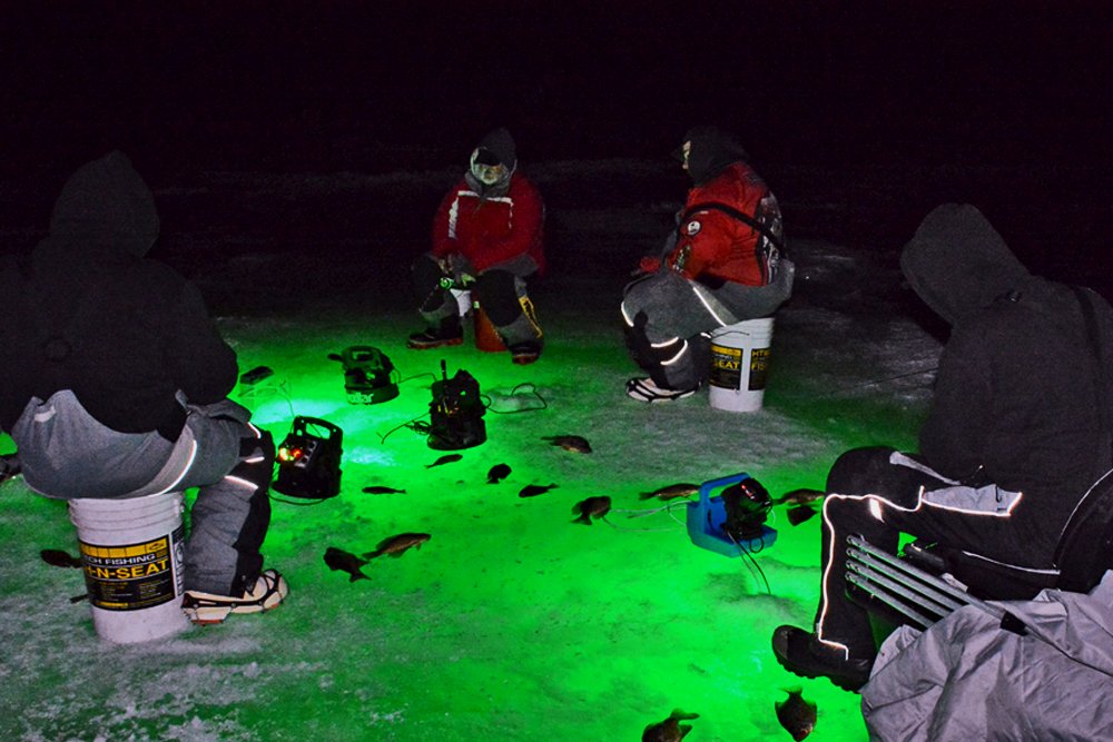 Crappie Basics – Work as a Team on the Ice