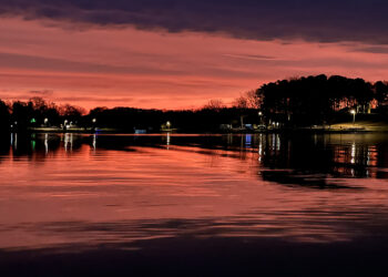 A recent "red sky" sunrise over Tennessee was clearly indicative of approaching storms, and the truth about a well-known warning for sailors.